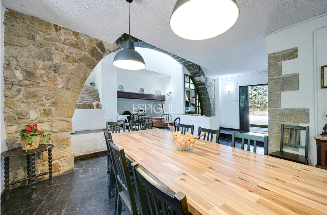 Masia única del segle XVII amb història i confort modern