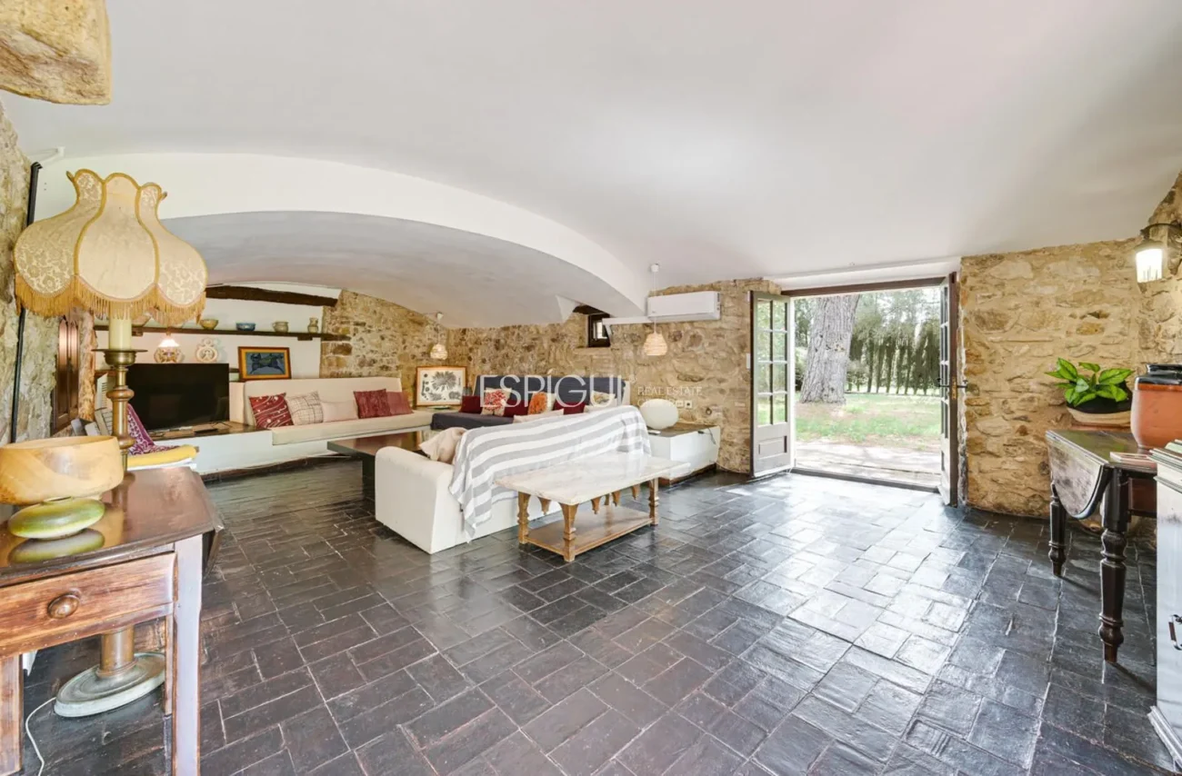 Masia única del segle XVII amb història i confort modern