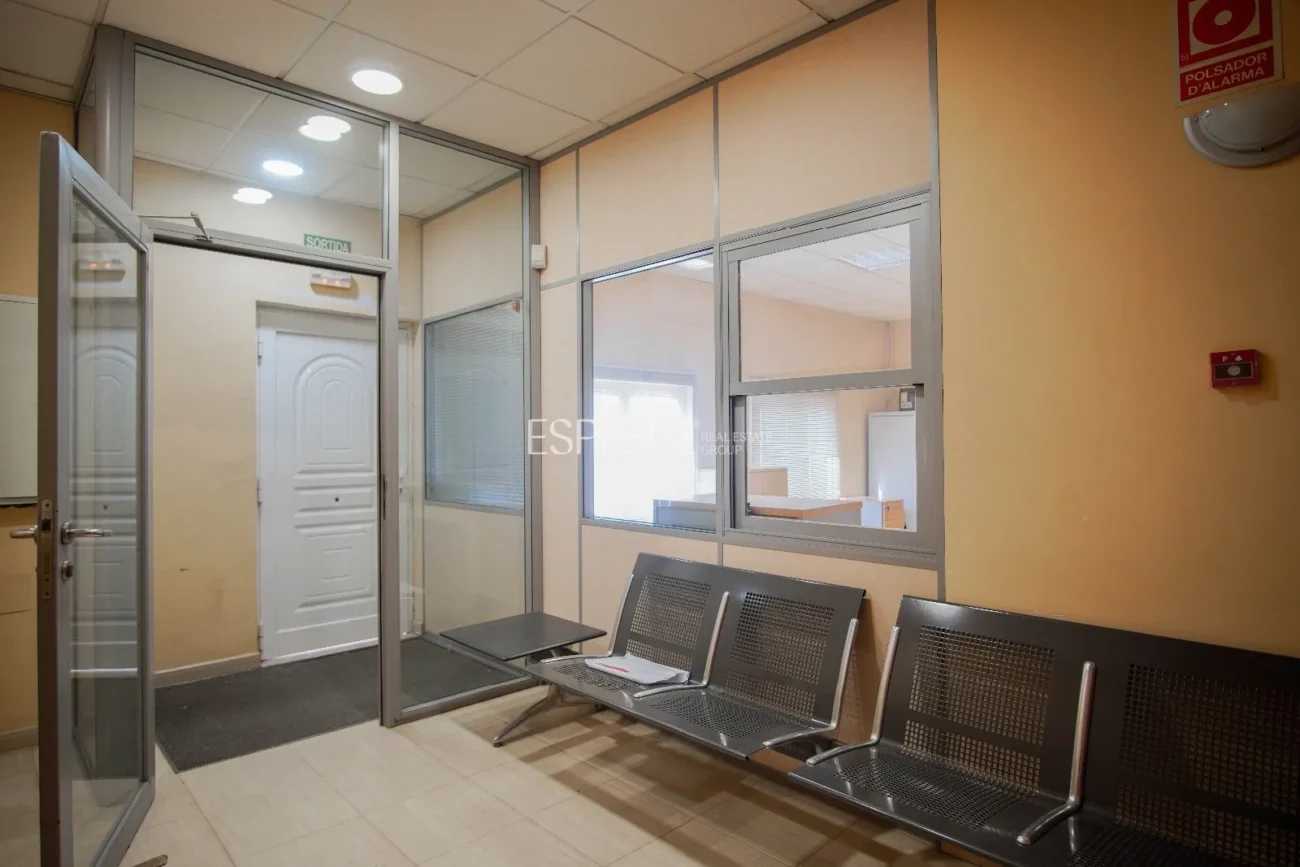 Office for Rent in Domeny, Girona.