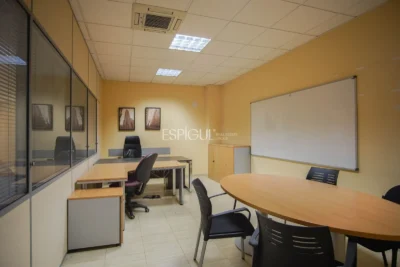 Office for Rent in Domeny, Girona.