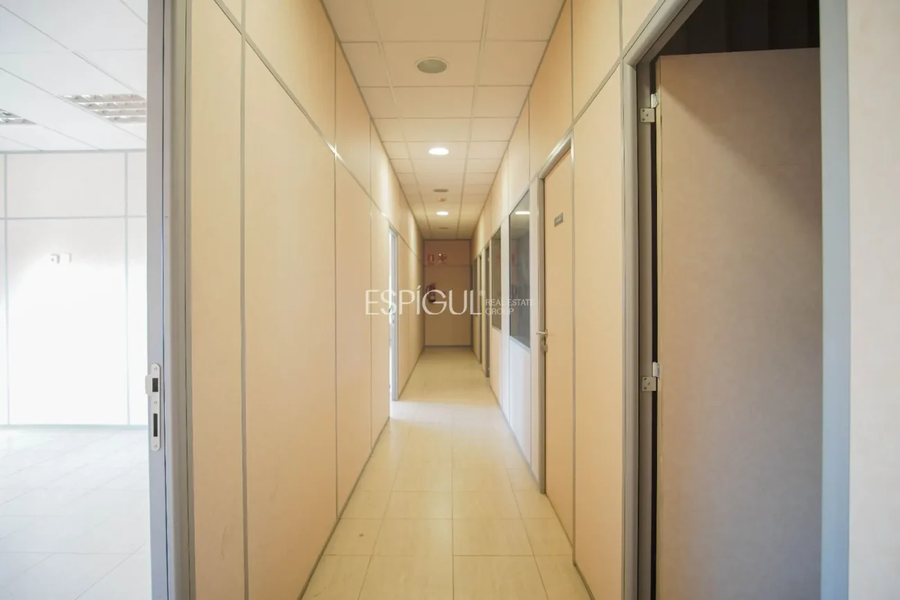 Office for Rent in Domeny, Girona.