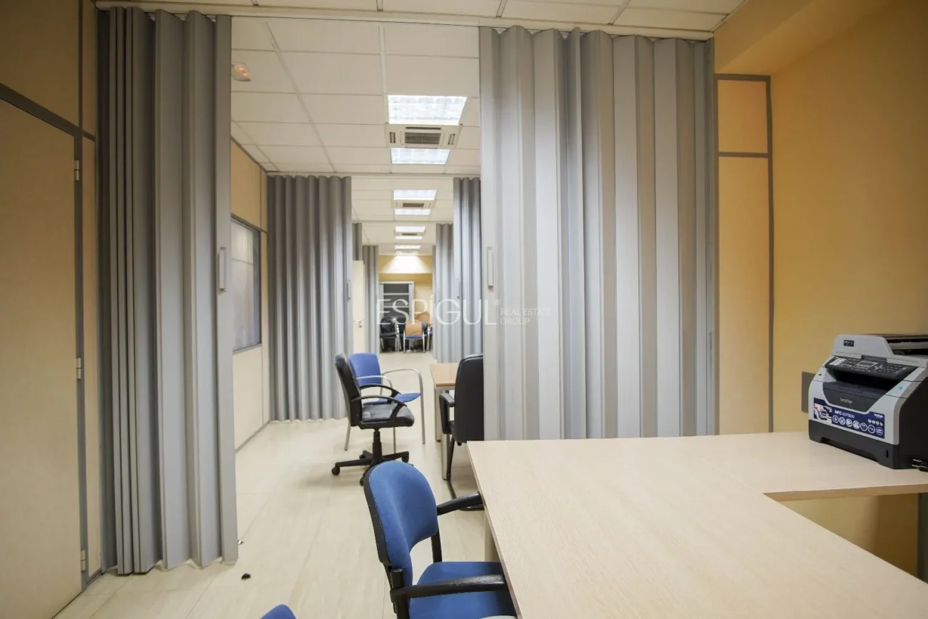 Office for Rent in Domeny, Girona.