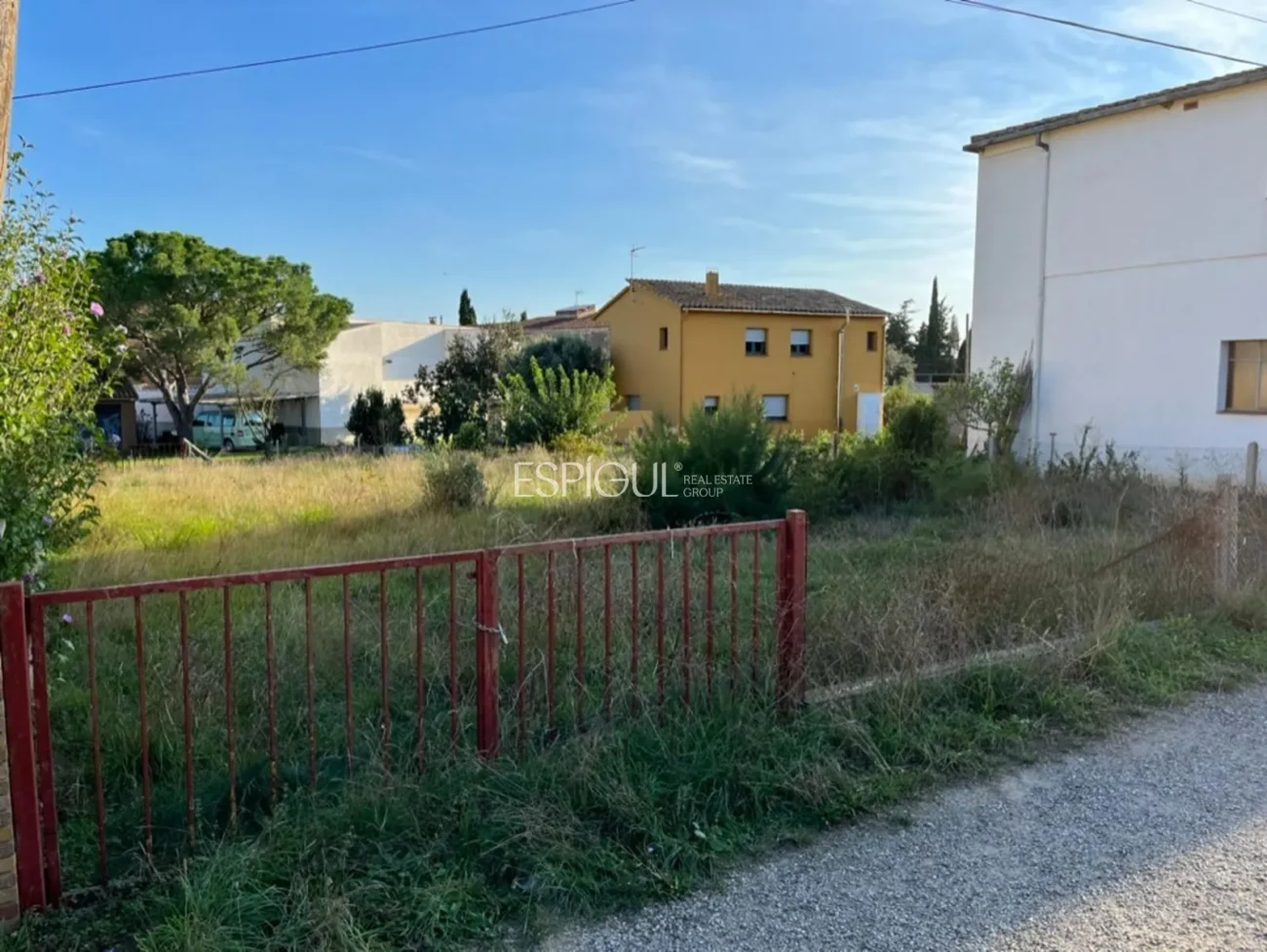 Parcel·la de 560 metres quadrats situada a Riudellots de la Selva