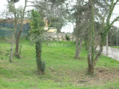 Parcela de 847 metros cuadrados ubicada en Bescanó