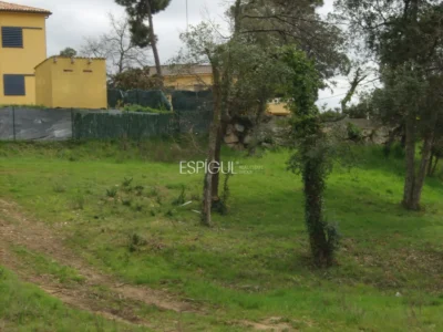 Parcela de 847 metros cuadrados ubicada en Bescanó