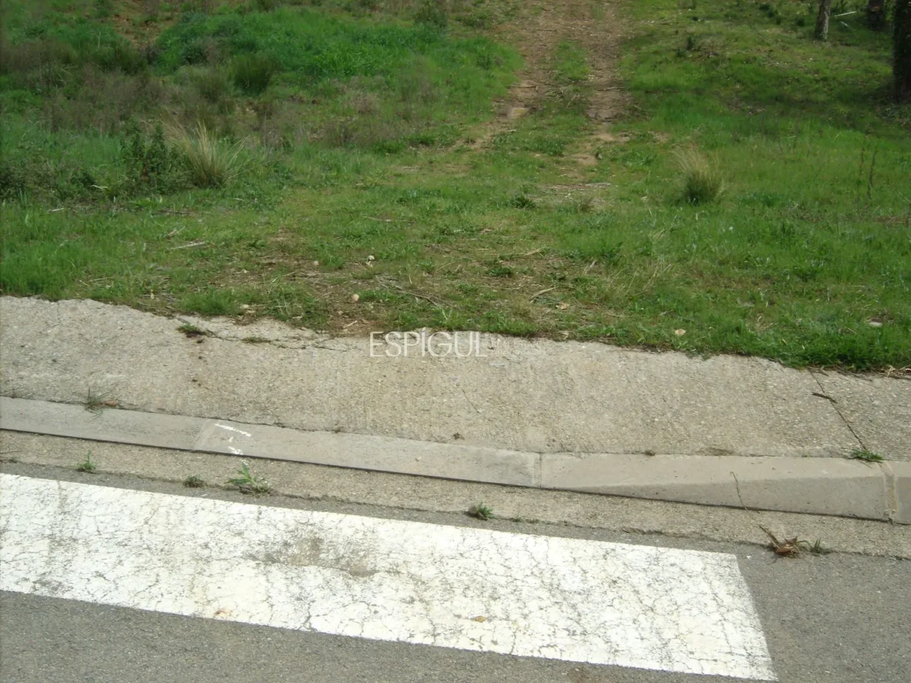 Parcela de 847 metros cuadrados ubicada en Bescanó