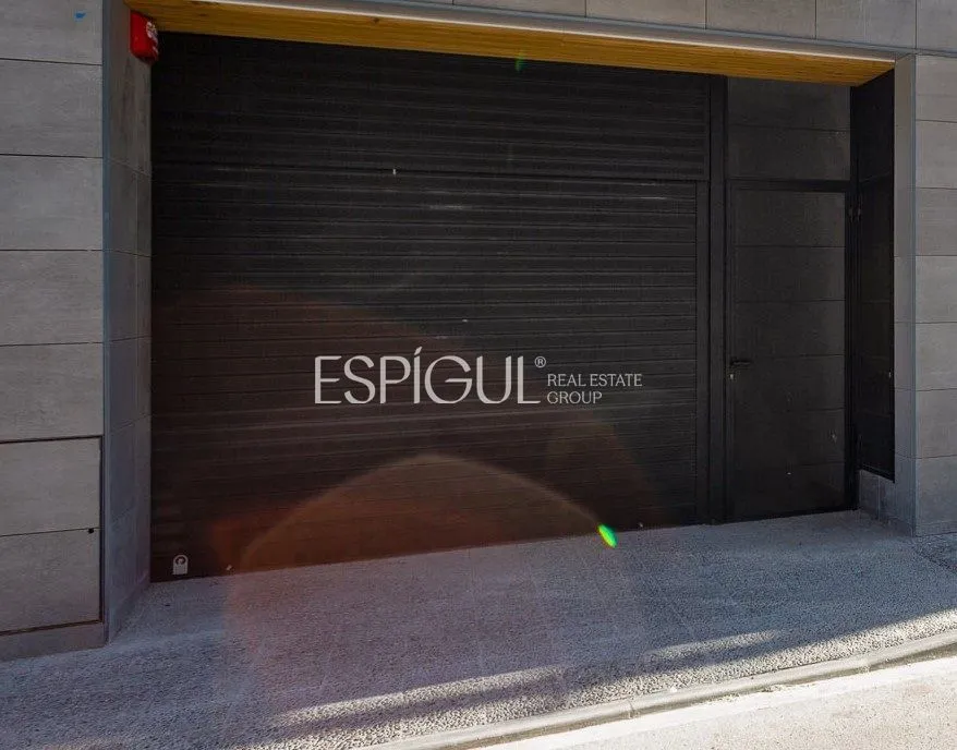 Pàrquing de lloguer molt ben situat a Girona.