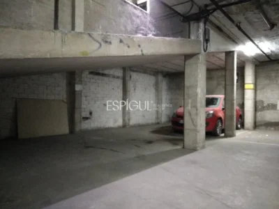 Parking junto al colegio Maristas y cerca del AVE