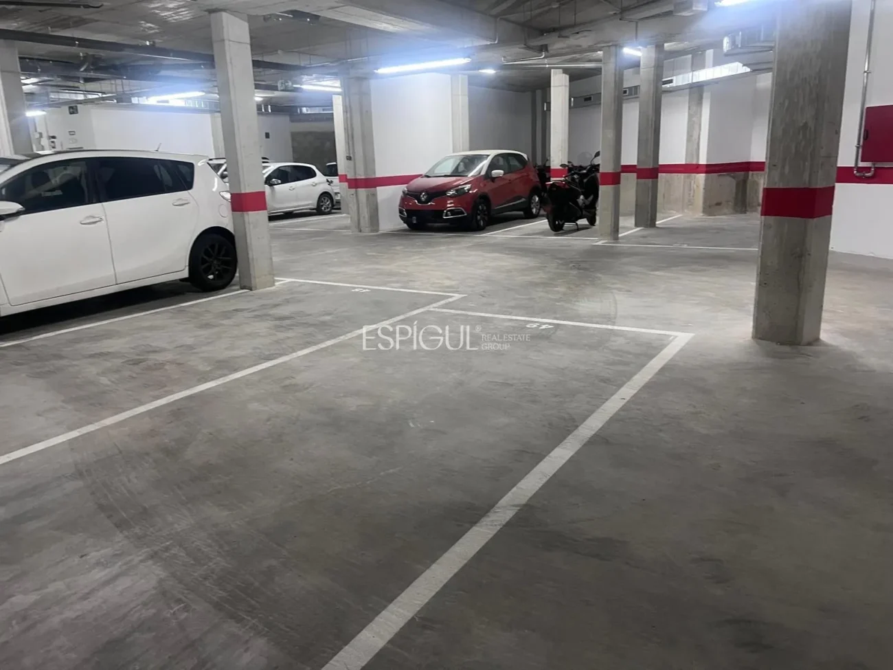 Párquing en el centro de Fornells de la Selva