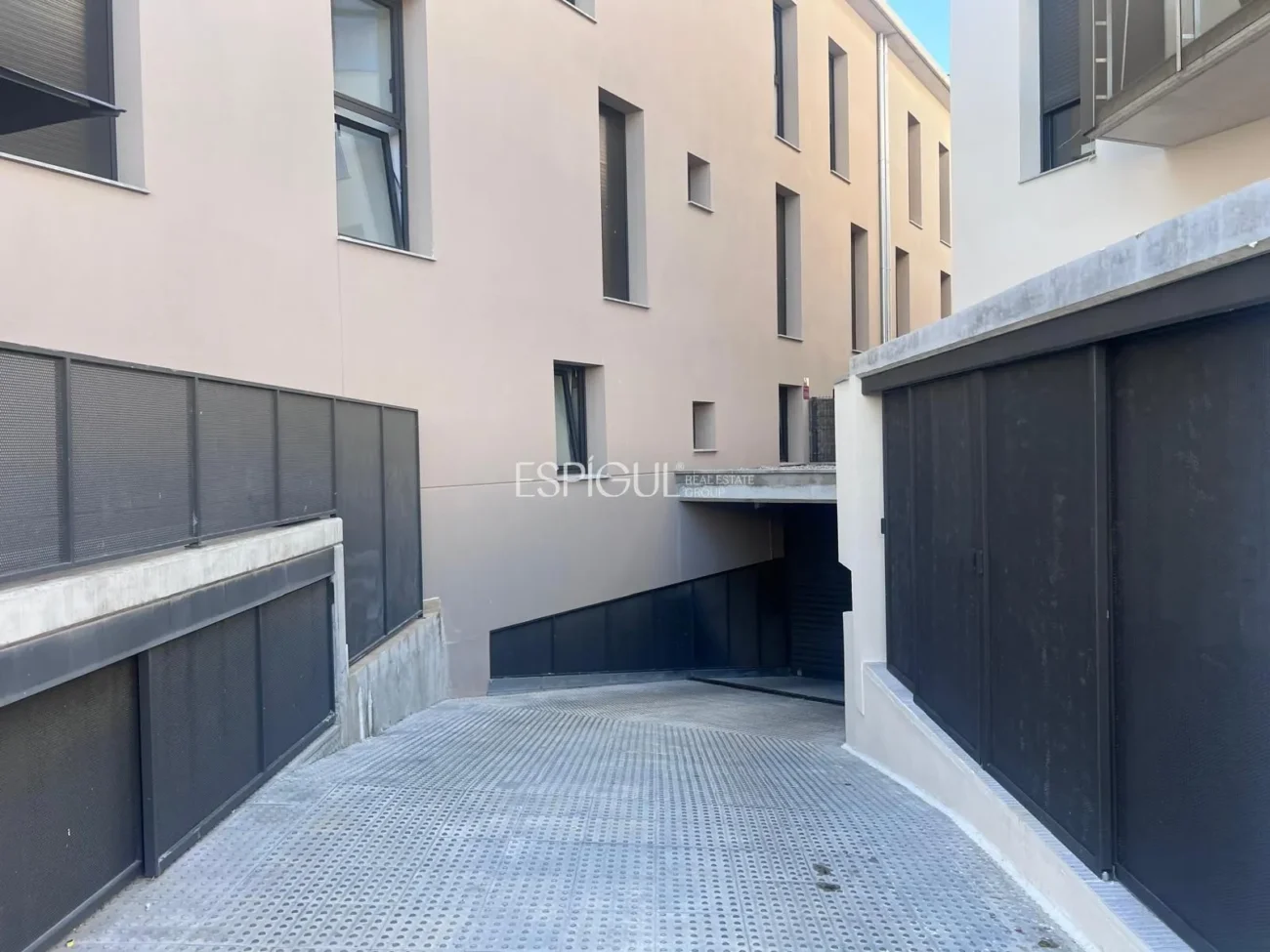 Párquing en el centro de Fornells de la Selva