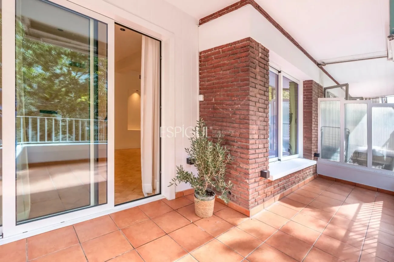 Piso de carácter reformado en venta en Enric Granados