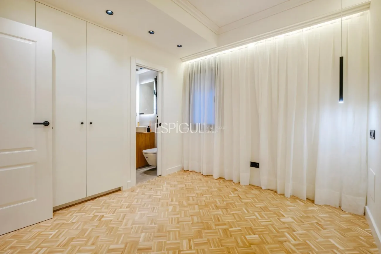 Piso de carácter reformado en venta en Enric Granados