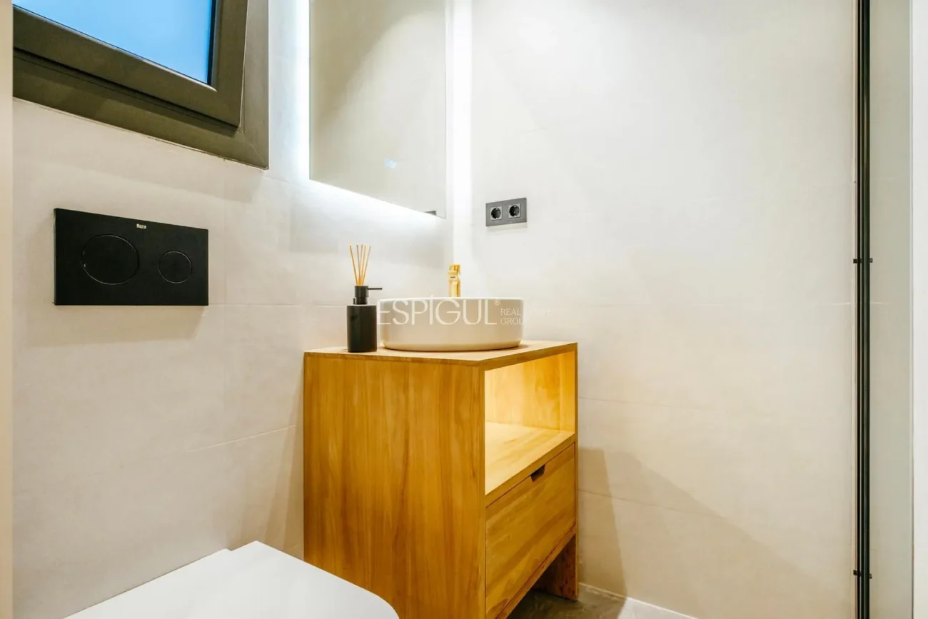 Piso de carácter reformado en venta en Enric Granados