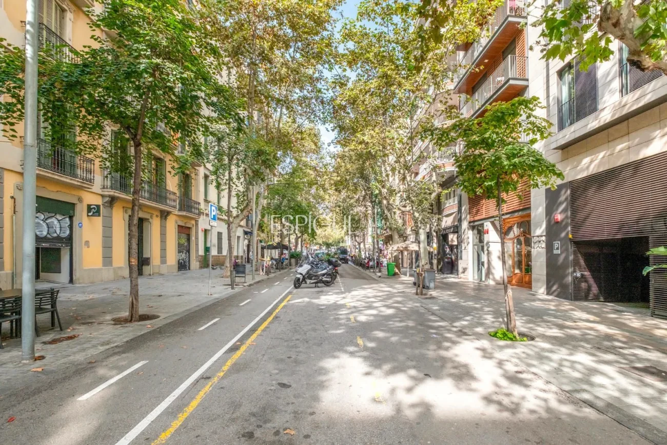 Piso de carácter reformado en venta en Enric Granados