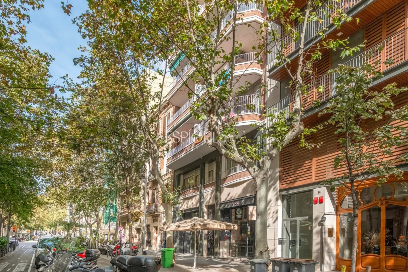 Piso de carácter reformado en venta en Enric Granados