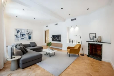 Piso de carácter reformado en venta en Enric Granados