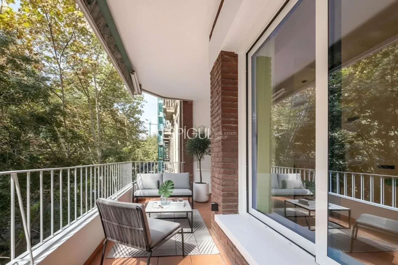 Piso de carácter reformado en venta en Enric Granados