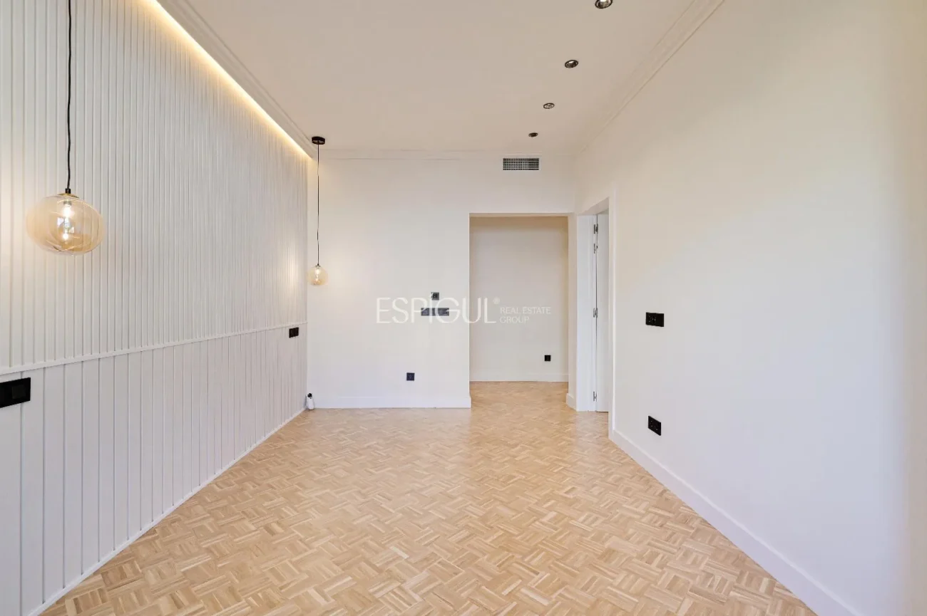 Piso de carácter reformado en venta en Enric Granados