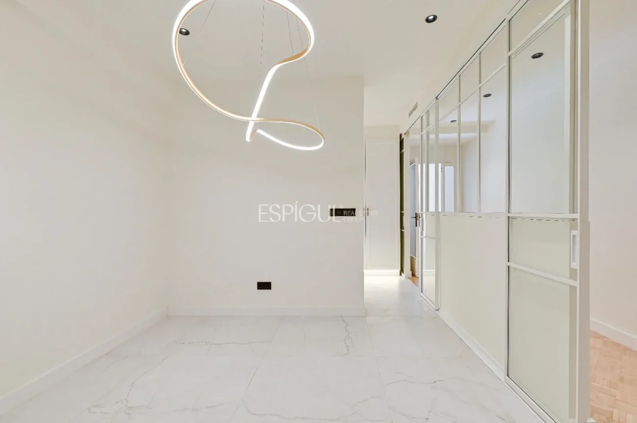 Piso de carácter reformado en venta en Enric Granados