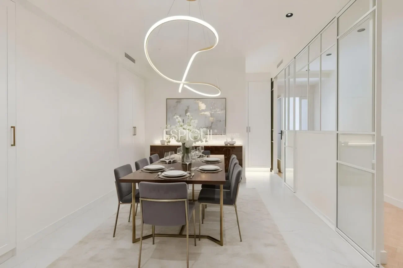 Piso de carácter reformado en venta en Enric Granados