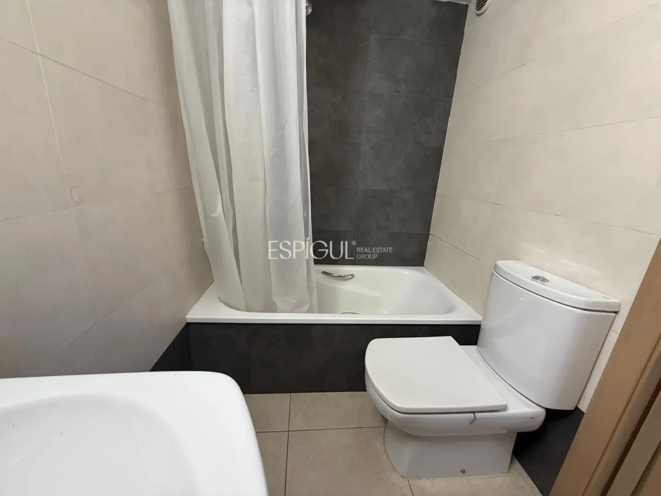 Appartement de deux pièces à louer au centre de Gérone