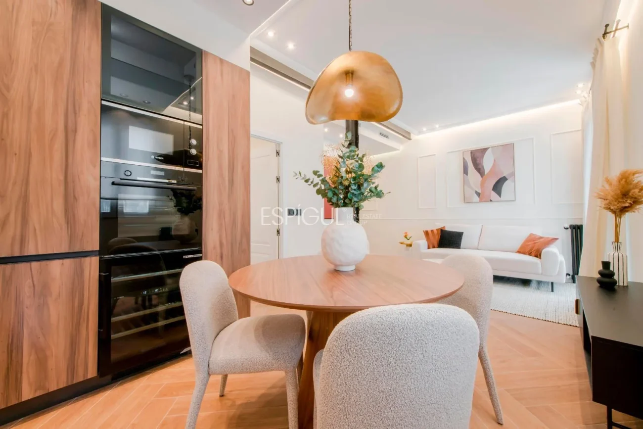 Brand New Luxury Apartment in Classic Building – Salamanca District