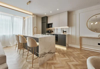 Piso en finca con piscina en Calle General Oraa, Lista