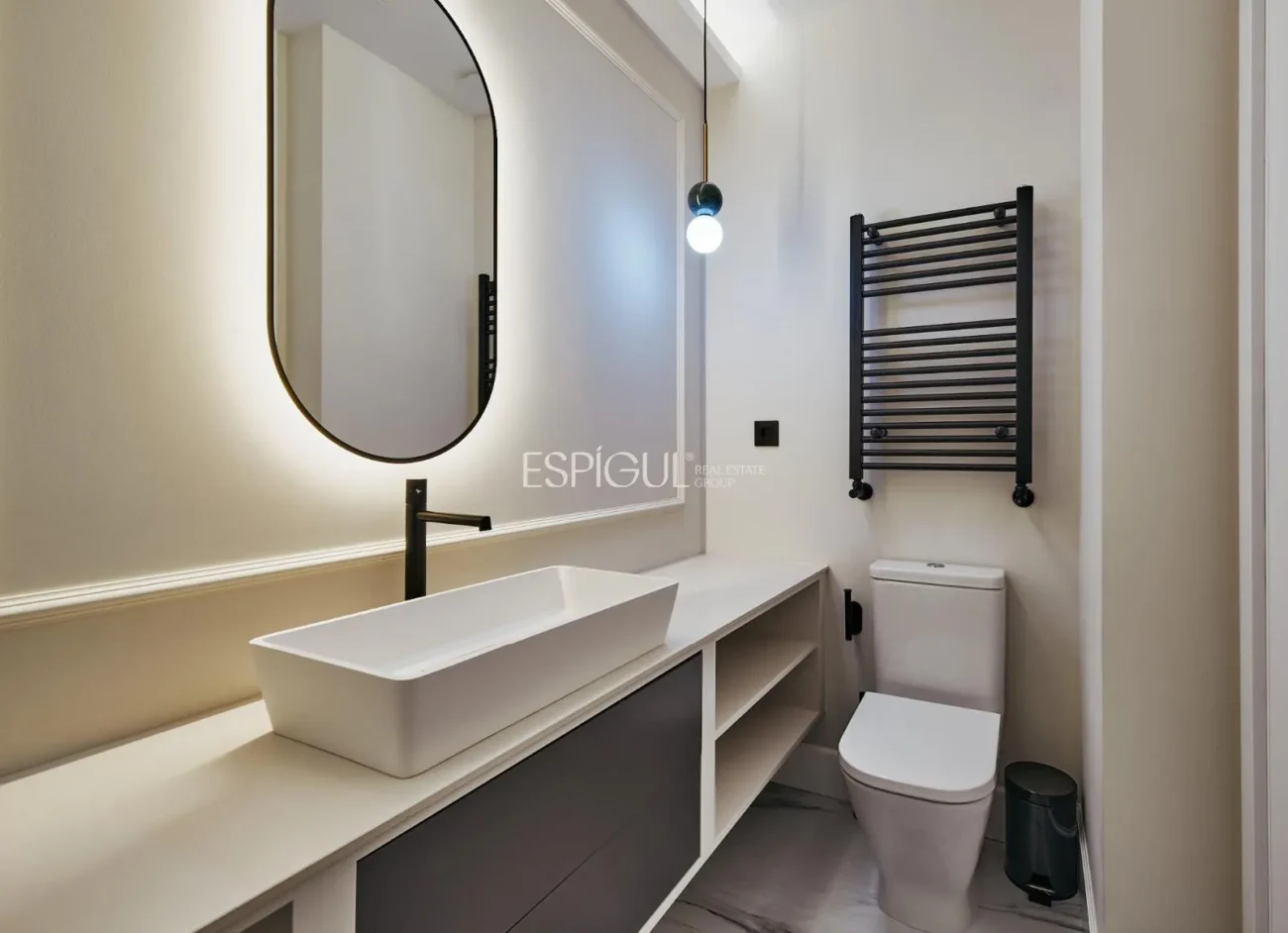 Piso en finca con piscina en Calle General Oraa, Lista