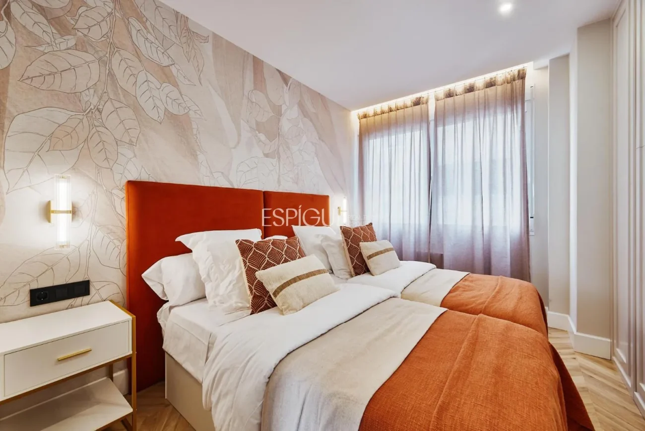 Piso en finca con piscina en Calle General Oraa, Lista