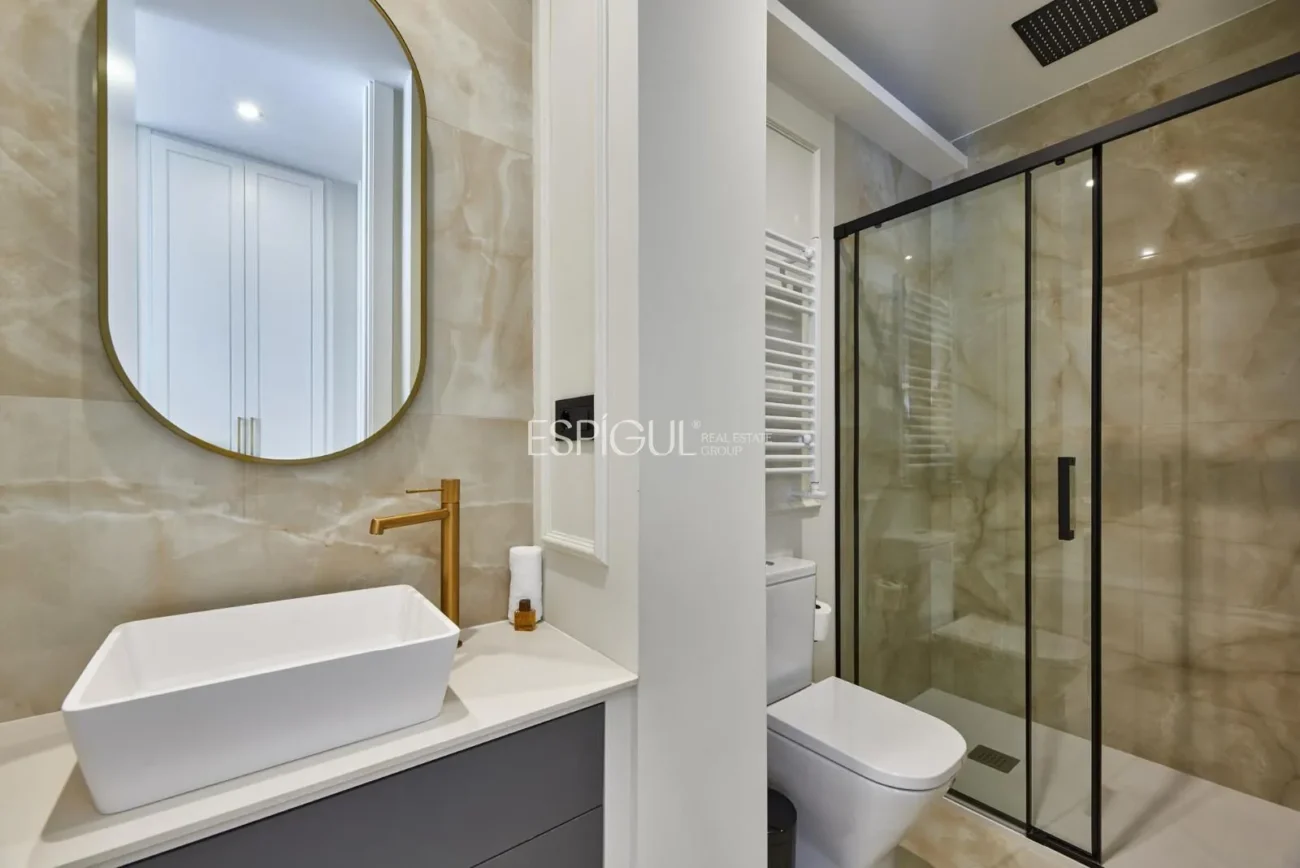 Piso en finca con piscina en Calle General Oraa, Lista