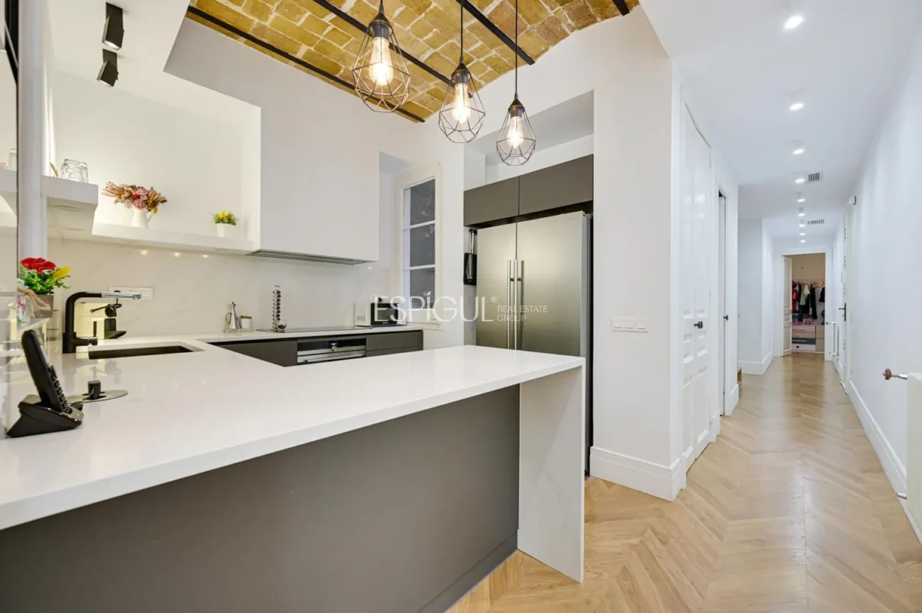 Квартира на продажу в районе Эшампле Дрет