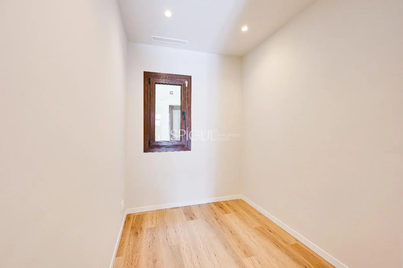 Apartment for Sale in El Raval