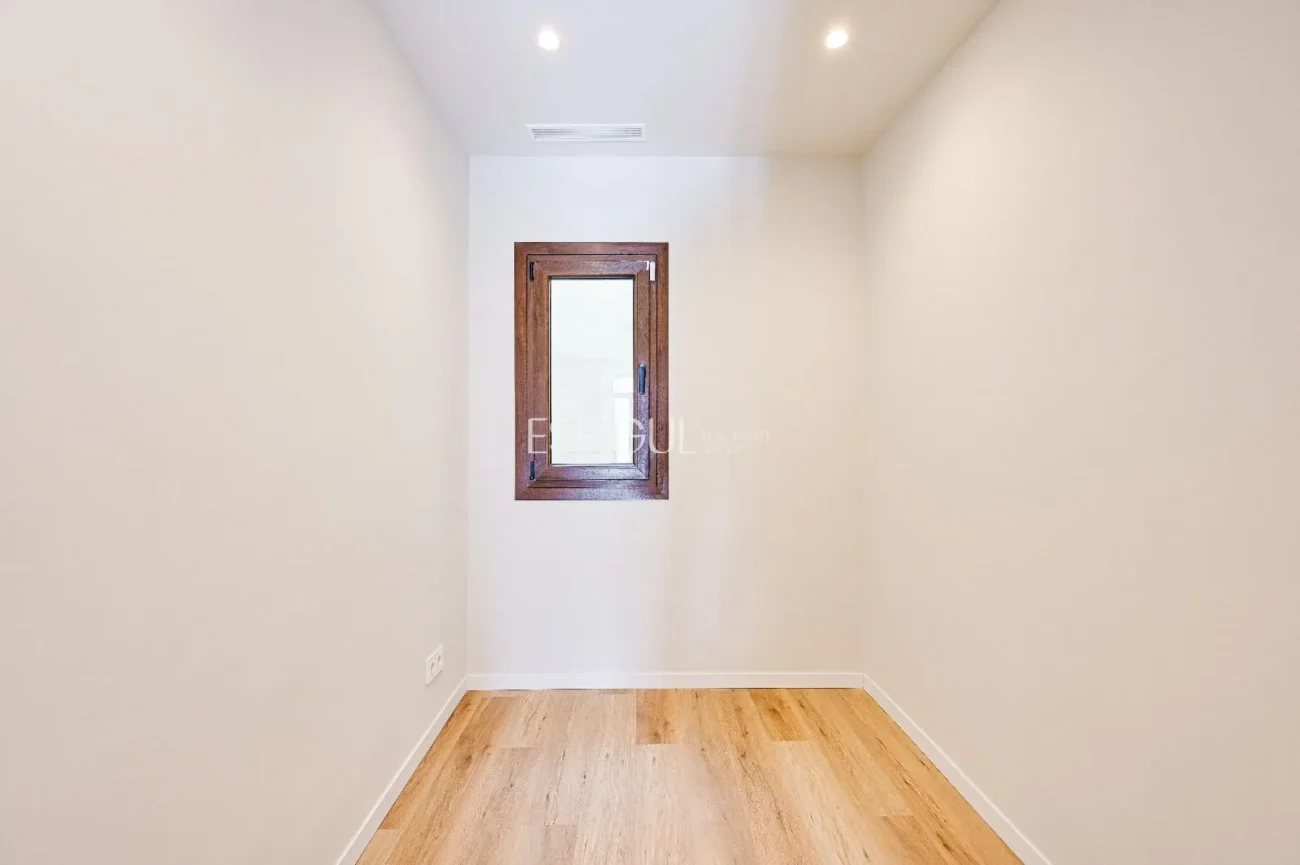 Apartment for Sale in El Raval