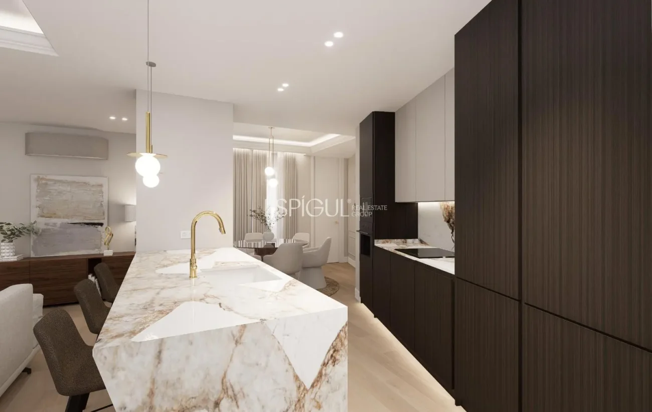 Piso en venta reformado en Calle Padilla, Lista