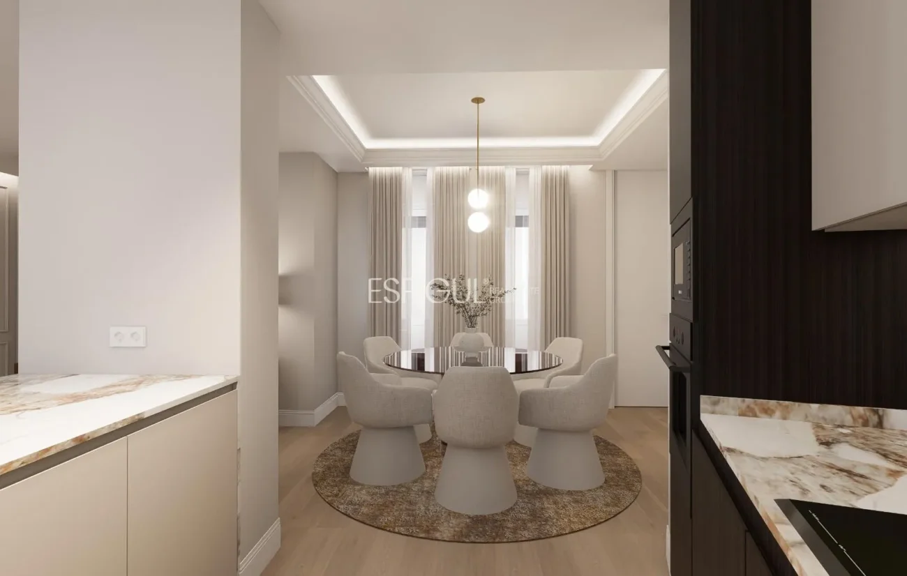 Piso en venta reformado en Calle Padilla, Lista