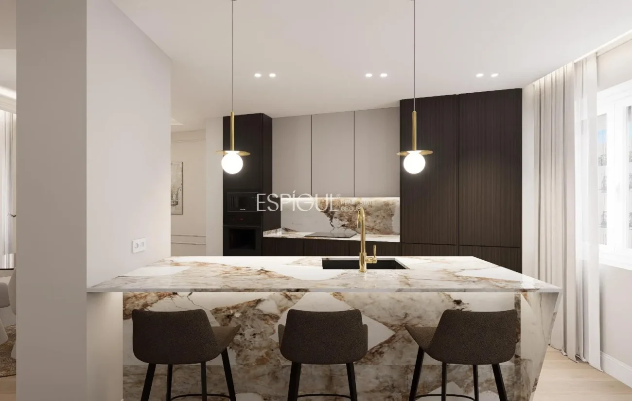 Piso en venta reformado en Calle Padilla, Lista