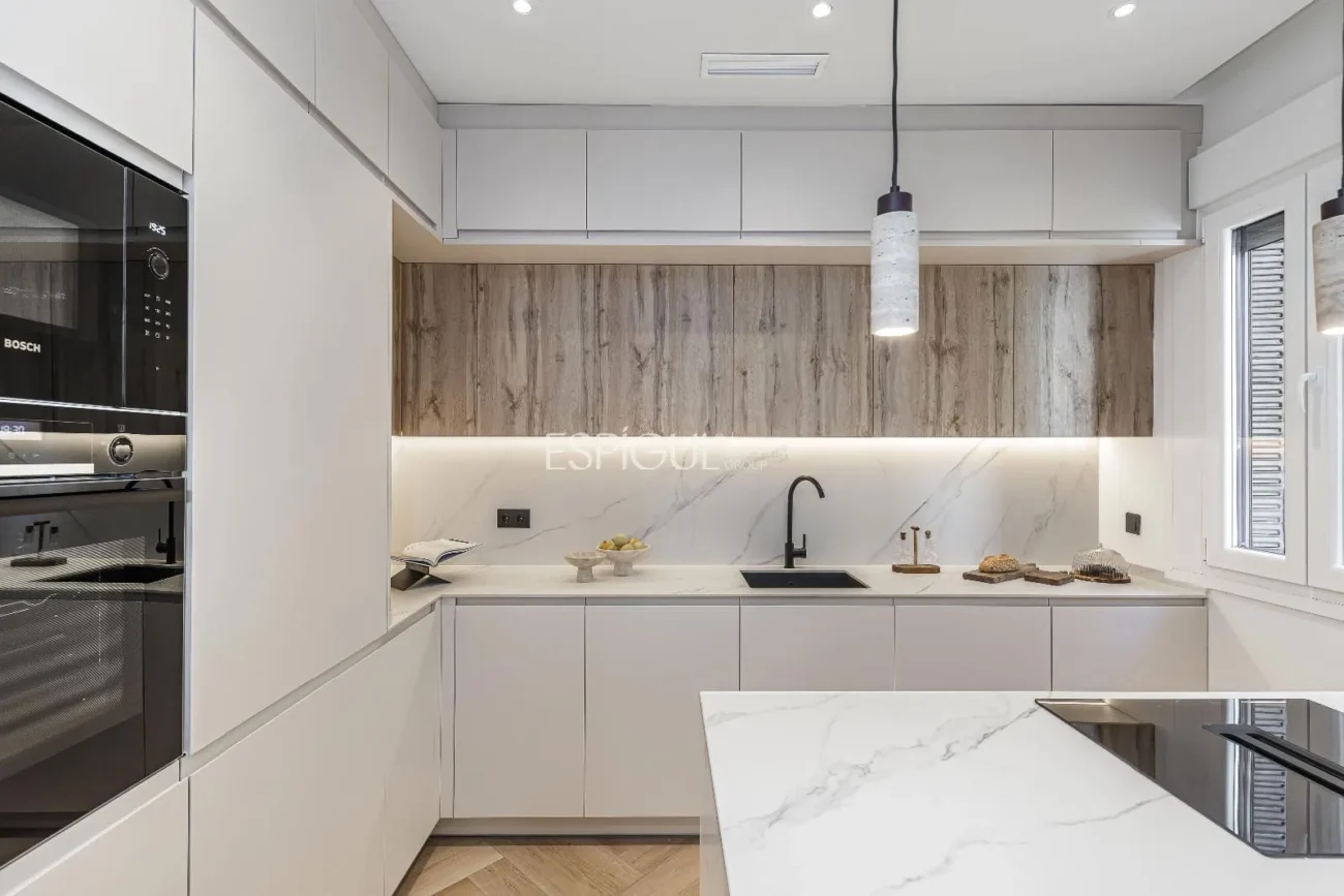 Piso exterior en Calle Marti, Barrio de Salamanca