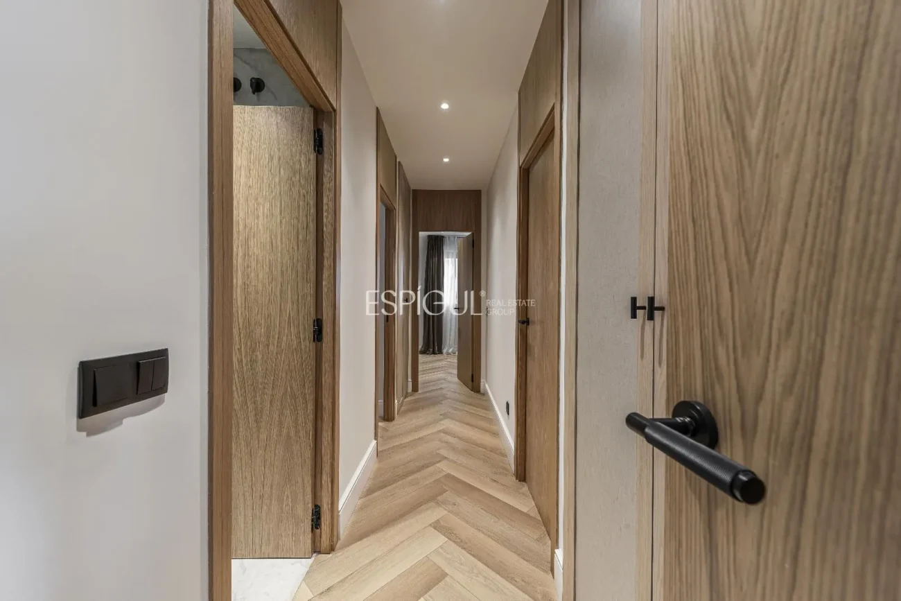 Piso exterior en Calle Marti, Barrio de Salamanca