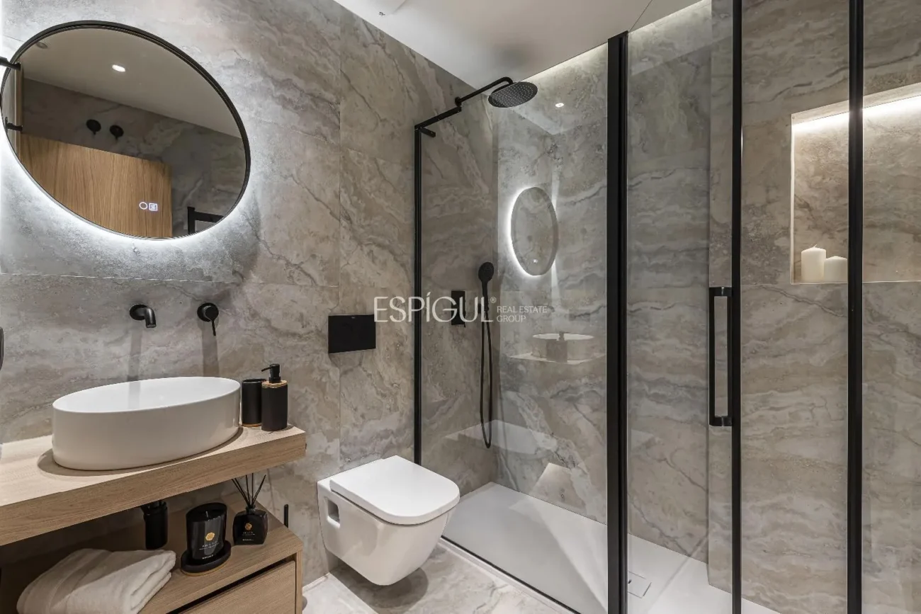 Piso exterior en Calle Marti, Barrio de Salamanca