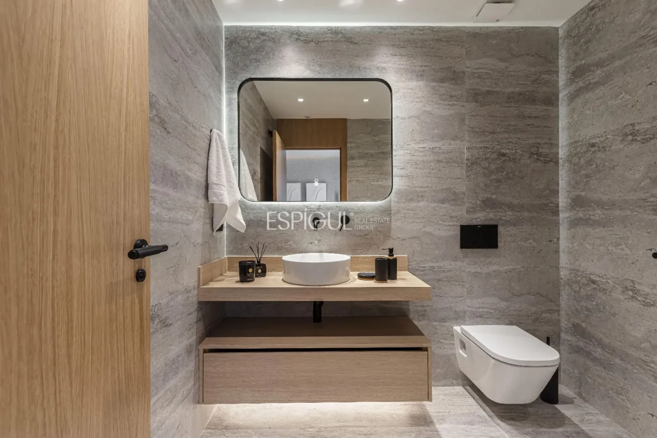 Piso exterior en Calle Marti, Barrio de Salamanca