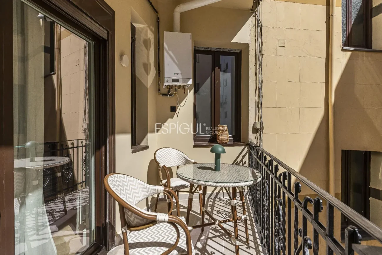 Piso exterior en Calle Marti, Barrio de Salamanca