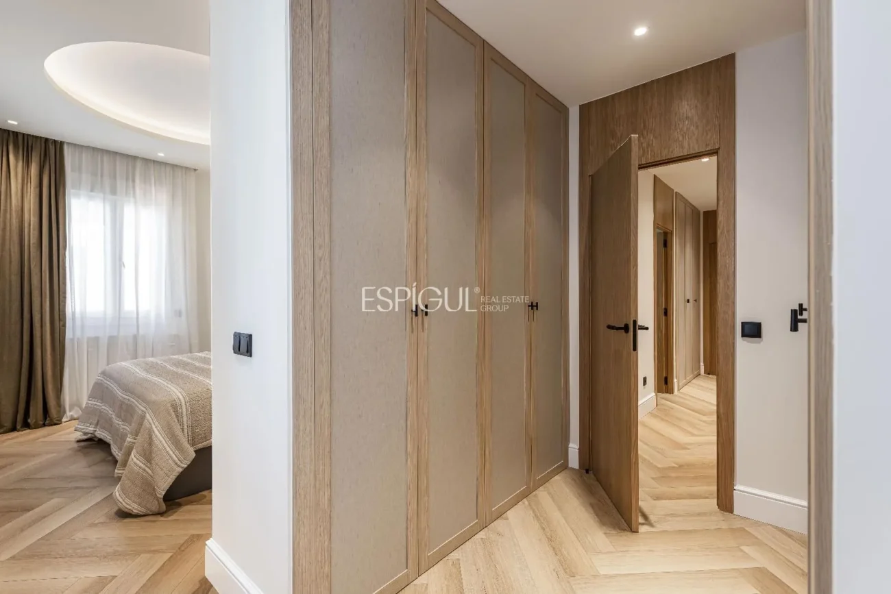 Piso exterior en Calle Marti, Barrio de Salamanca