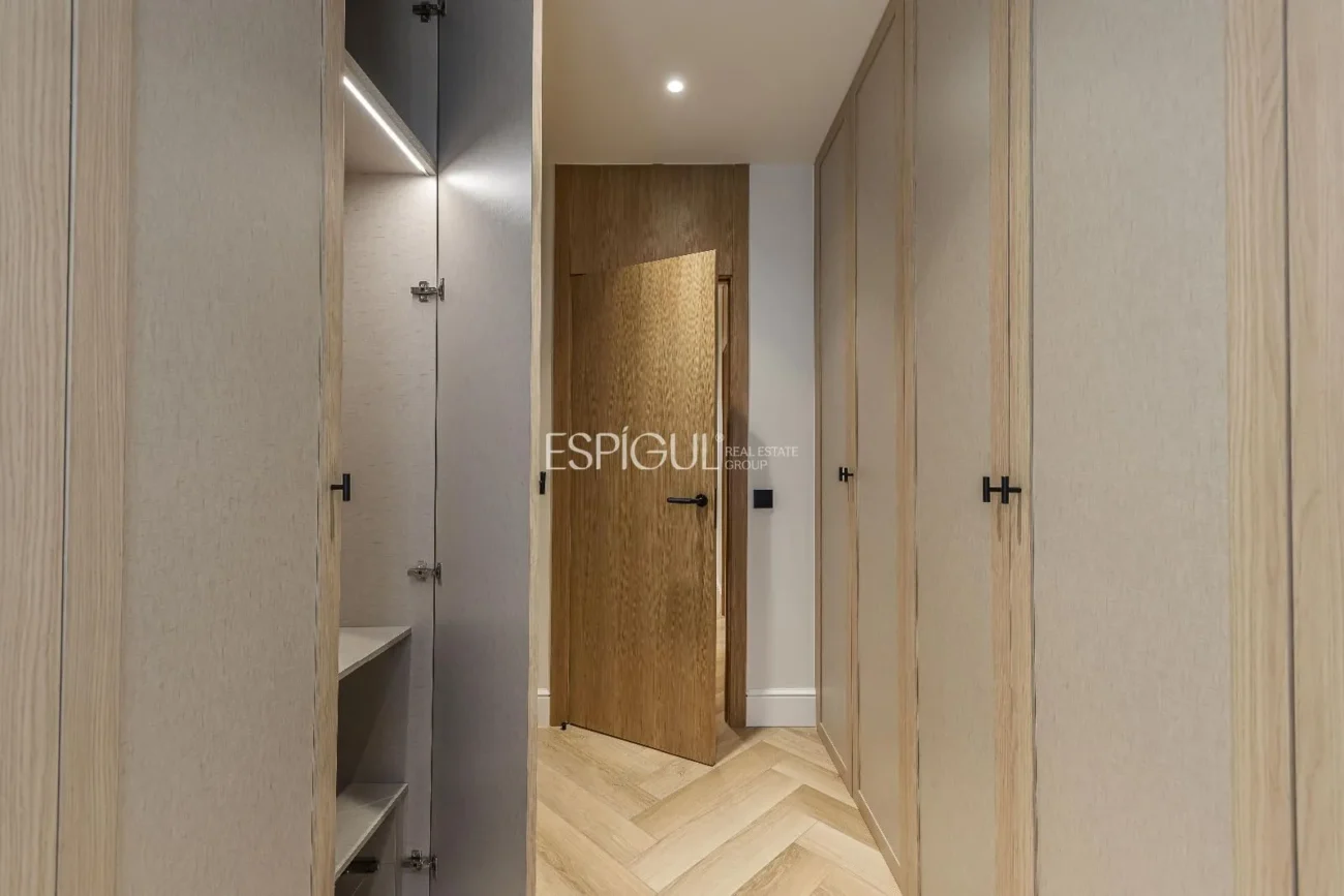 Piso exterior en Calle Marti, Barrio de Salamanca