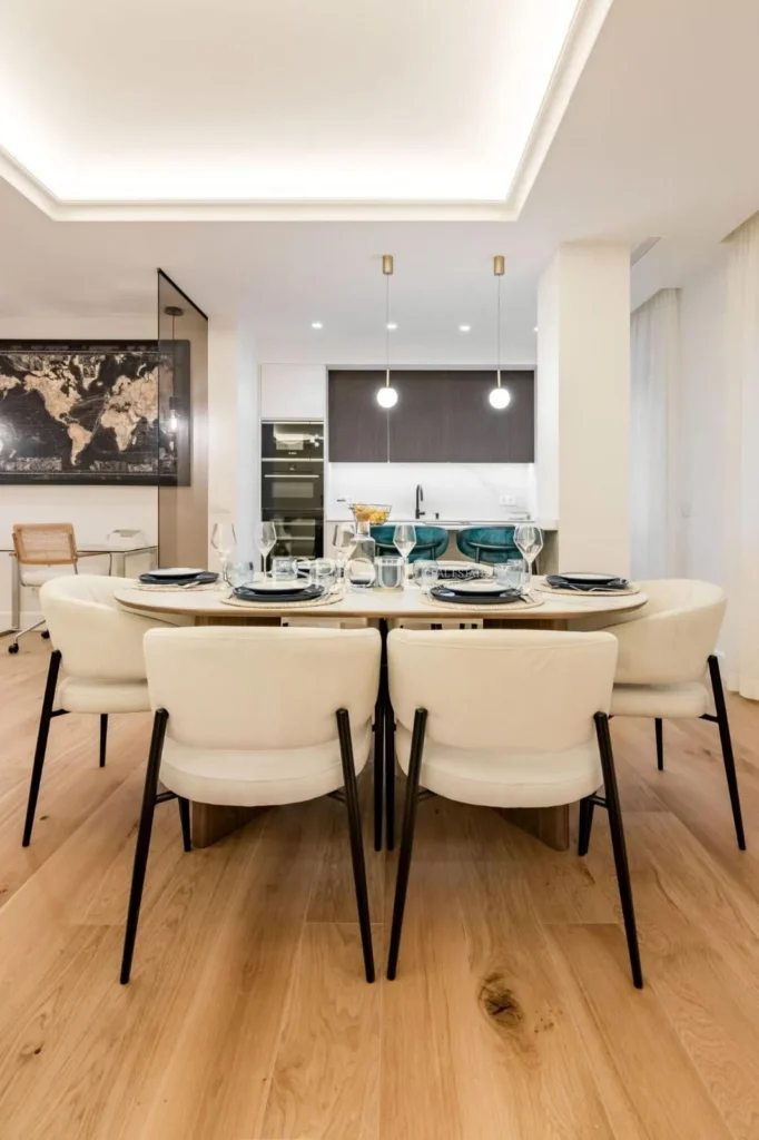 Piso recién reformado en Ayala con terraza