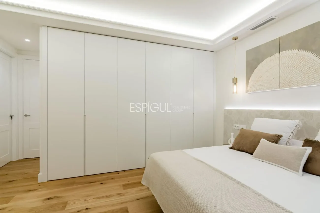 Piso recién reformado en Ayala con terraza