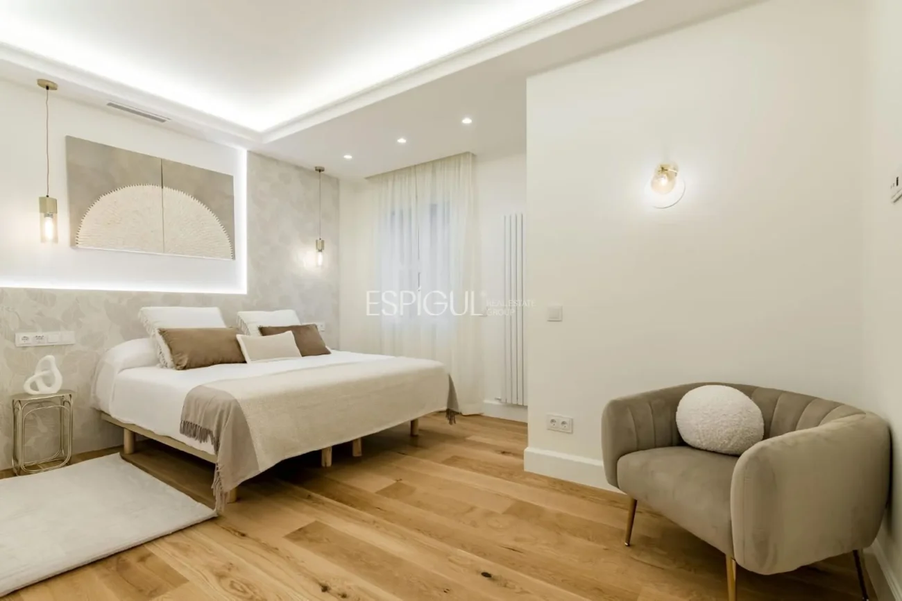 Piso recién reformado en Ayala con terraza