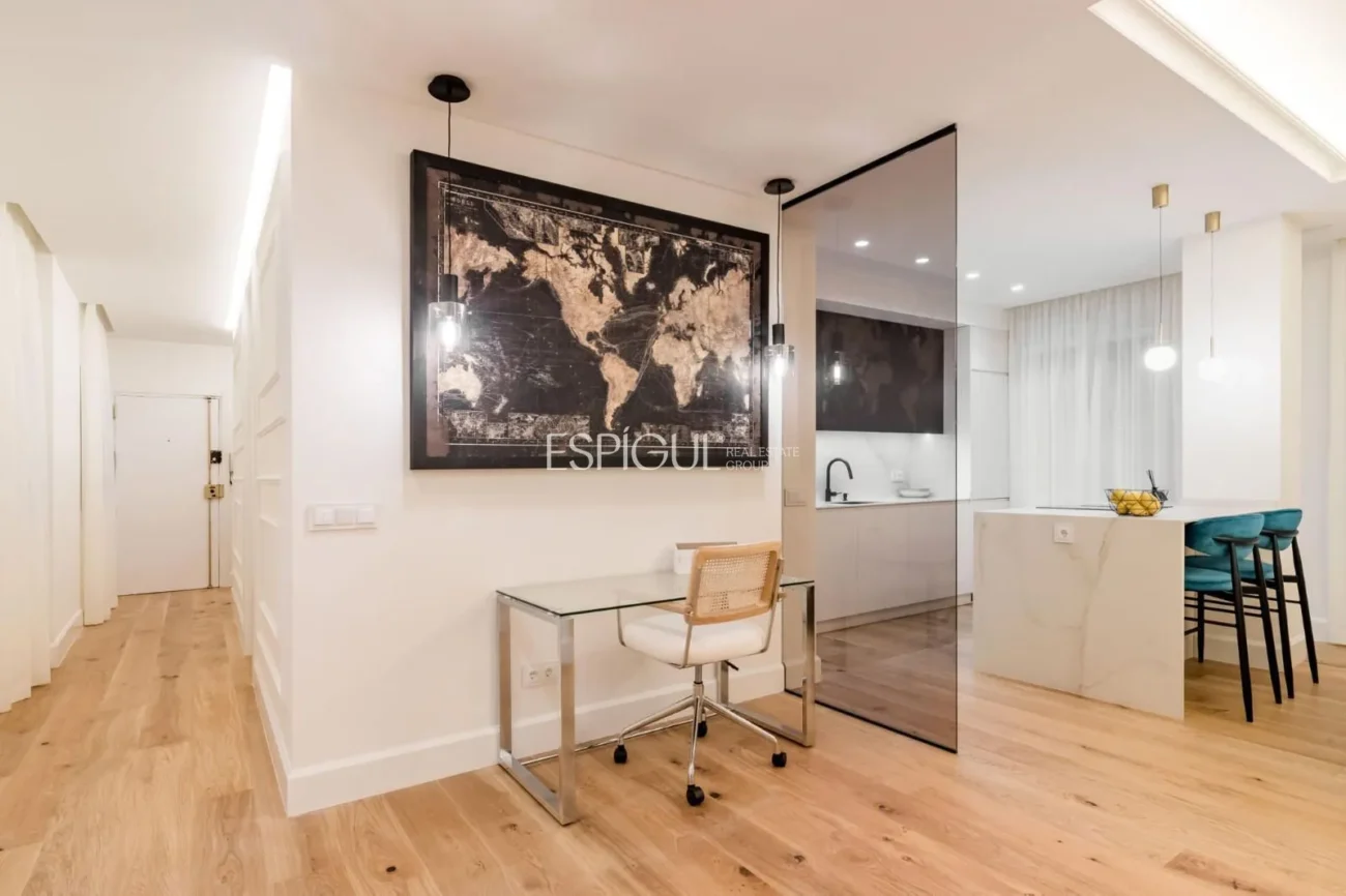 Piso recién reformado en Ayala con terraza