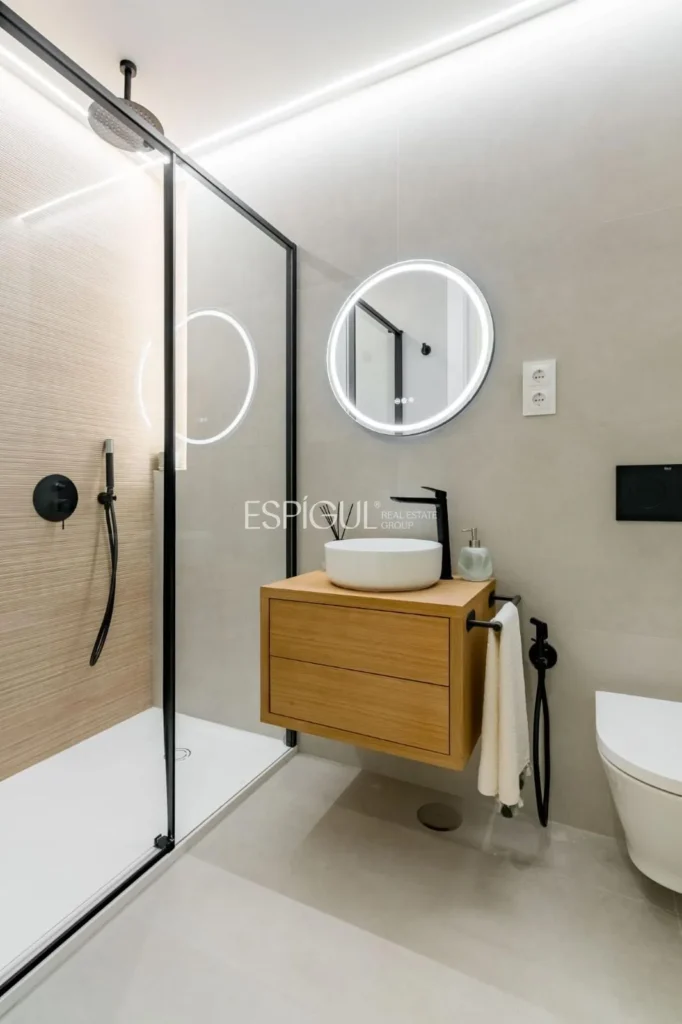 Piso recién reformado en Ayala con terraza