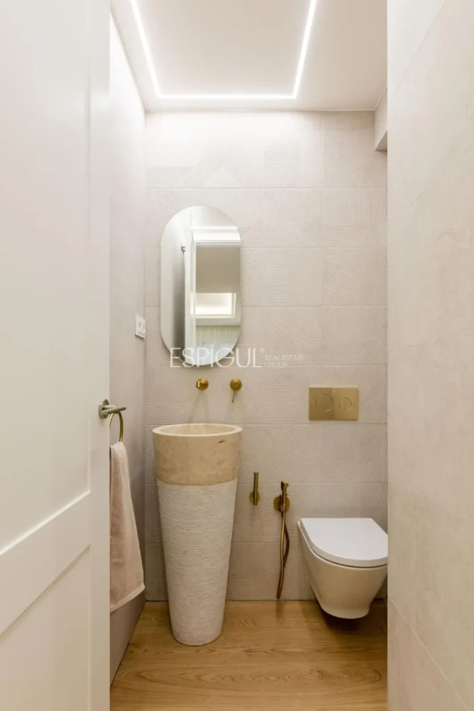 Piso recién reformado en Ayala con terraza