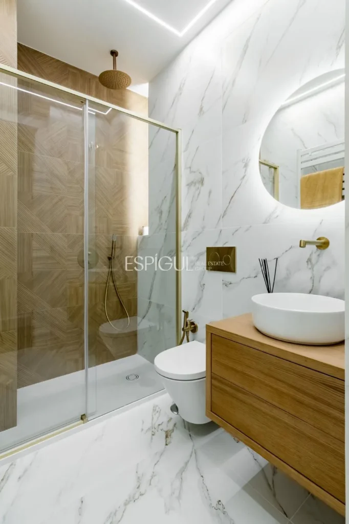 Piso recién reformado en Ayala con terraza